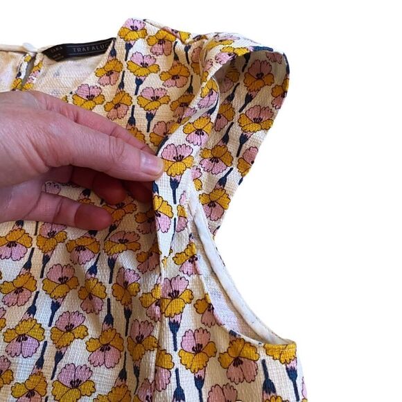 Preloved ZARA Trafaluc floral crop top - Picture 7 of 8